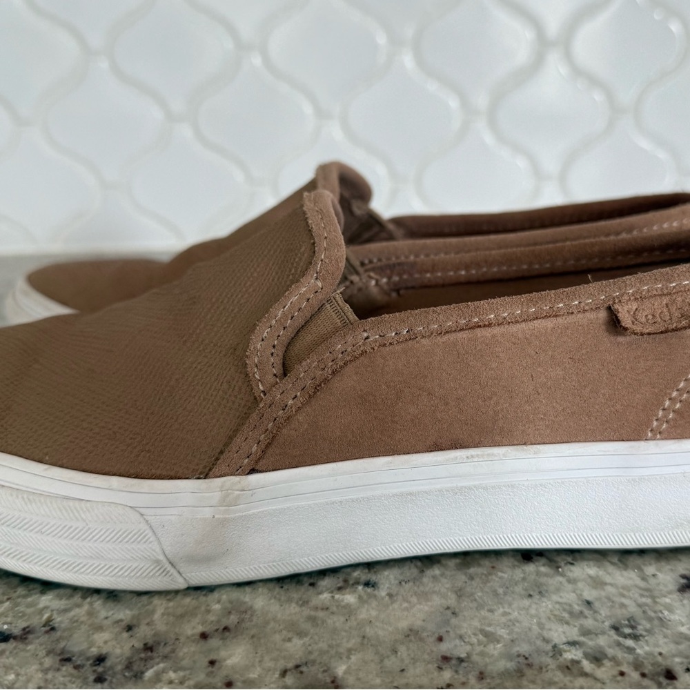 Keds Tan and White Slip-On Loafers, Bog Girl 6.5